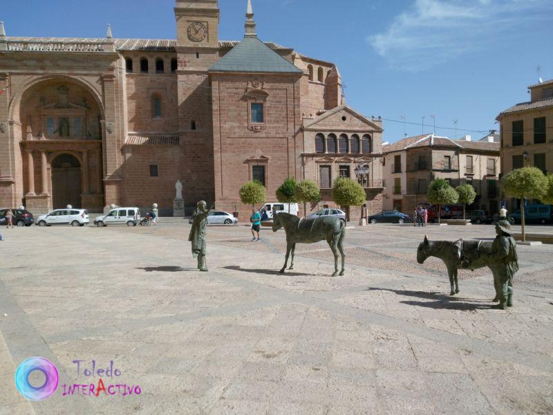 Plaza e Iglesia de San Andrés en Infantes