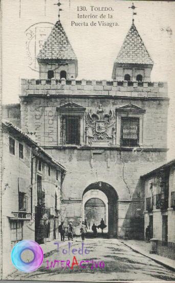 Interior de la Puerta de Bisagra. Heliotipia Artística Española.