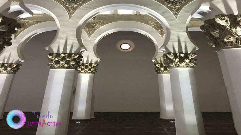 Interior de Sta María la Blanca en Toledo